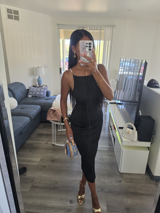 Zara Dresses & Skirts - Sleek Black Midi Bodycon Dress